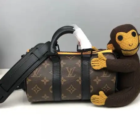 LV 2204DJ0025 Bag 0523